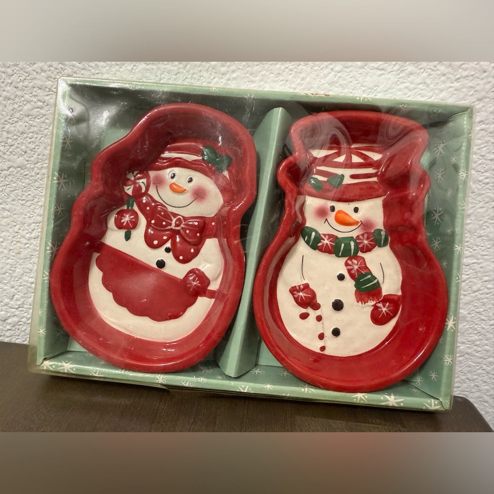 Cheerful Snowman Holiday Dish Set - Red and White